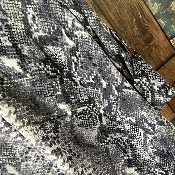 By&by XS snake print blouse button down - Picture 16 of 16